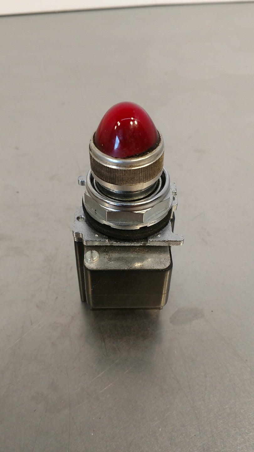 CUTLER-HAMMER 10250T Red Illuminated Button 4A