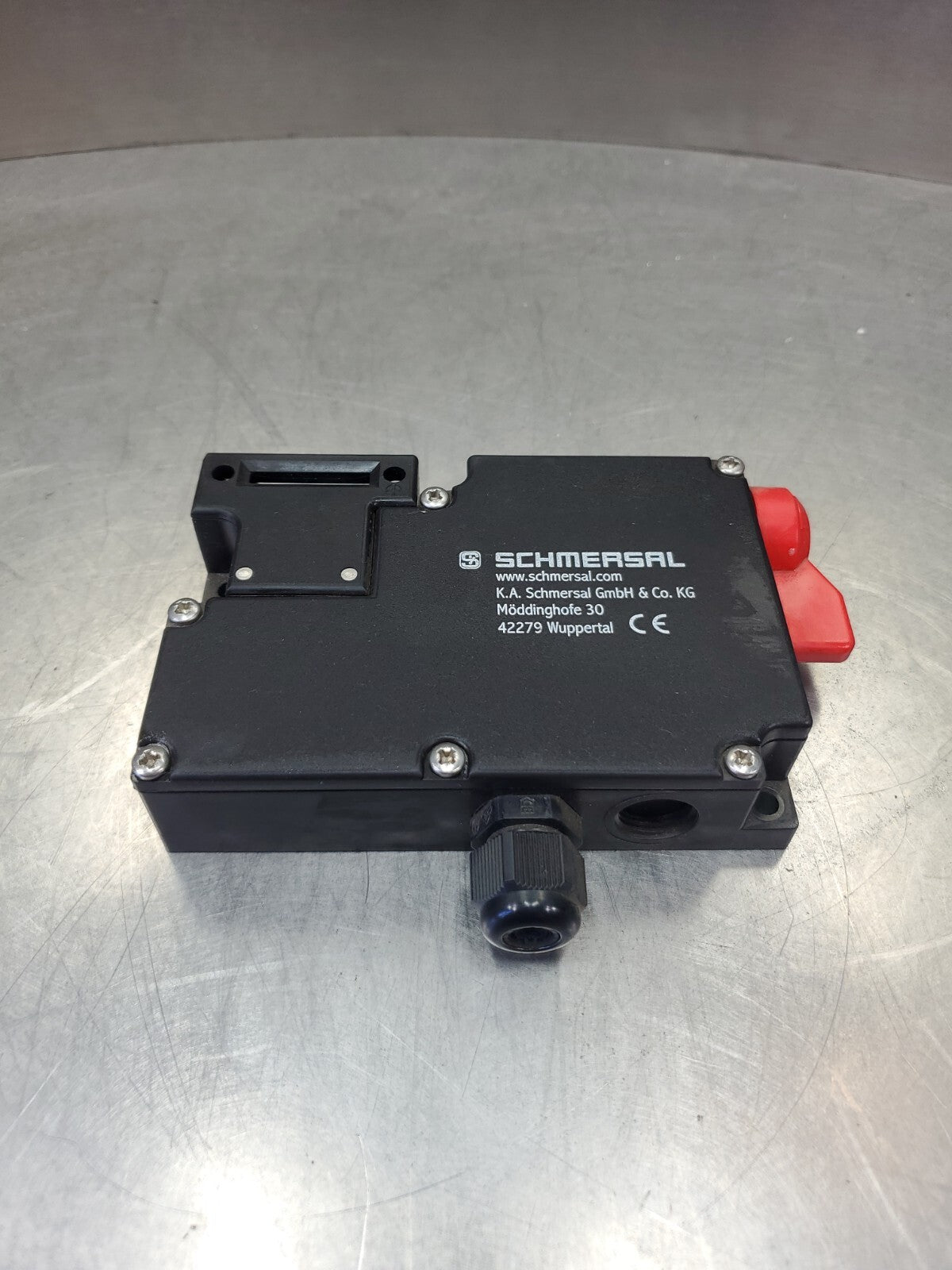 Schmersal AZM 161SK-12/12RKAT-024 Safety Interlock Switch *No Lock Pin* 4D-13