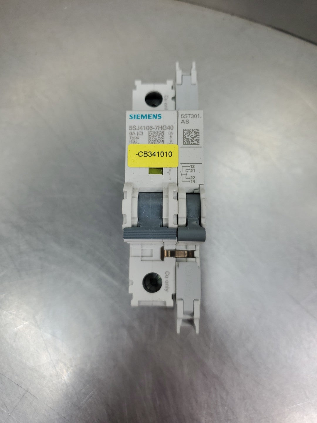 Siemens 5SJ4106-7HG40 Circuit Breaker w/5ST301 AS Auxiliary Switch. 4B-49