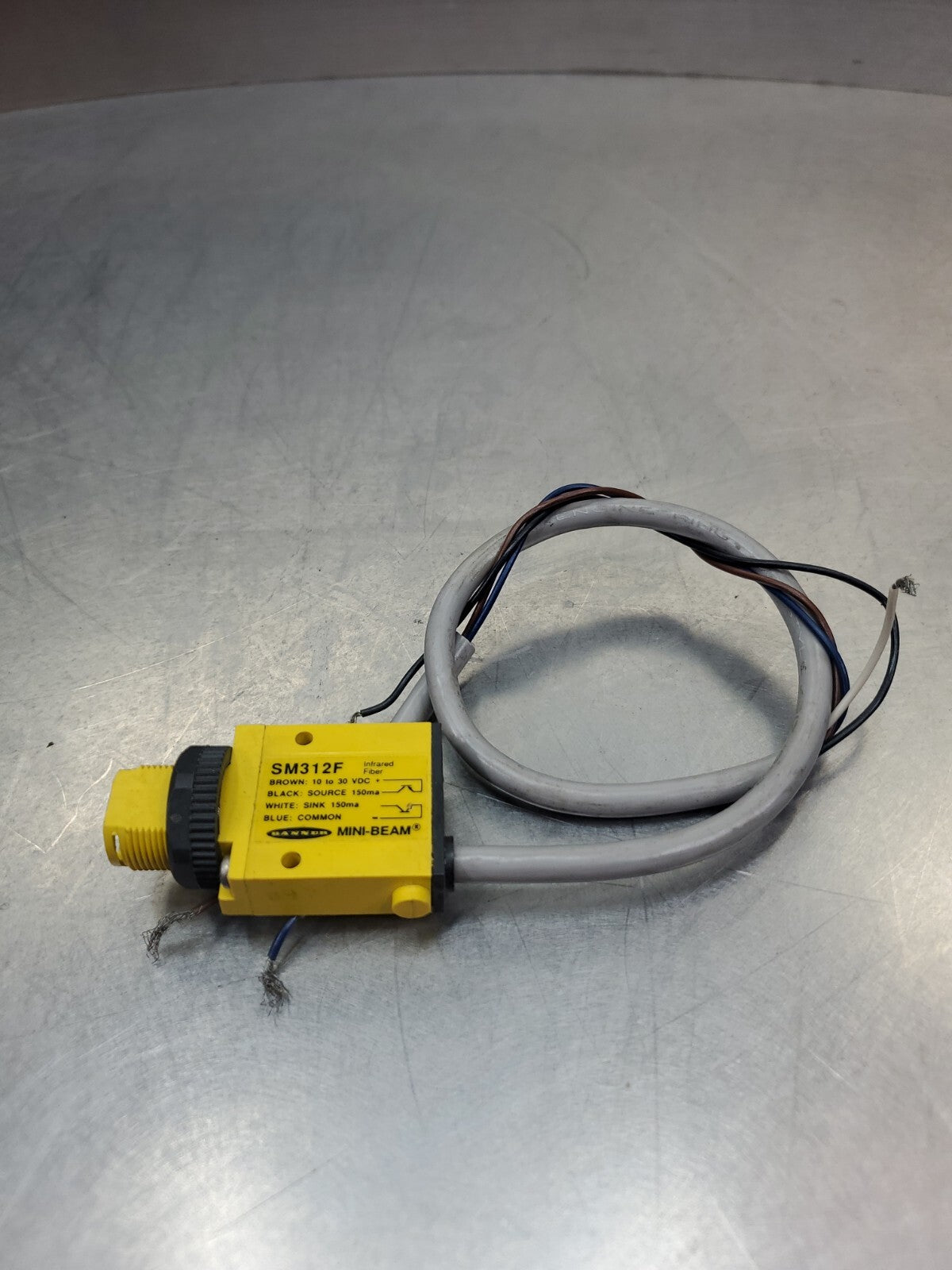Banner SM312F Mini-Beam Photoelectric Sensor, 10-30VDC, 150mA. 5E-3/4