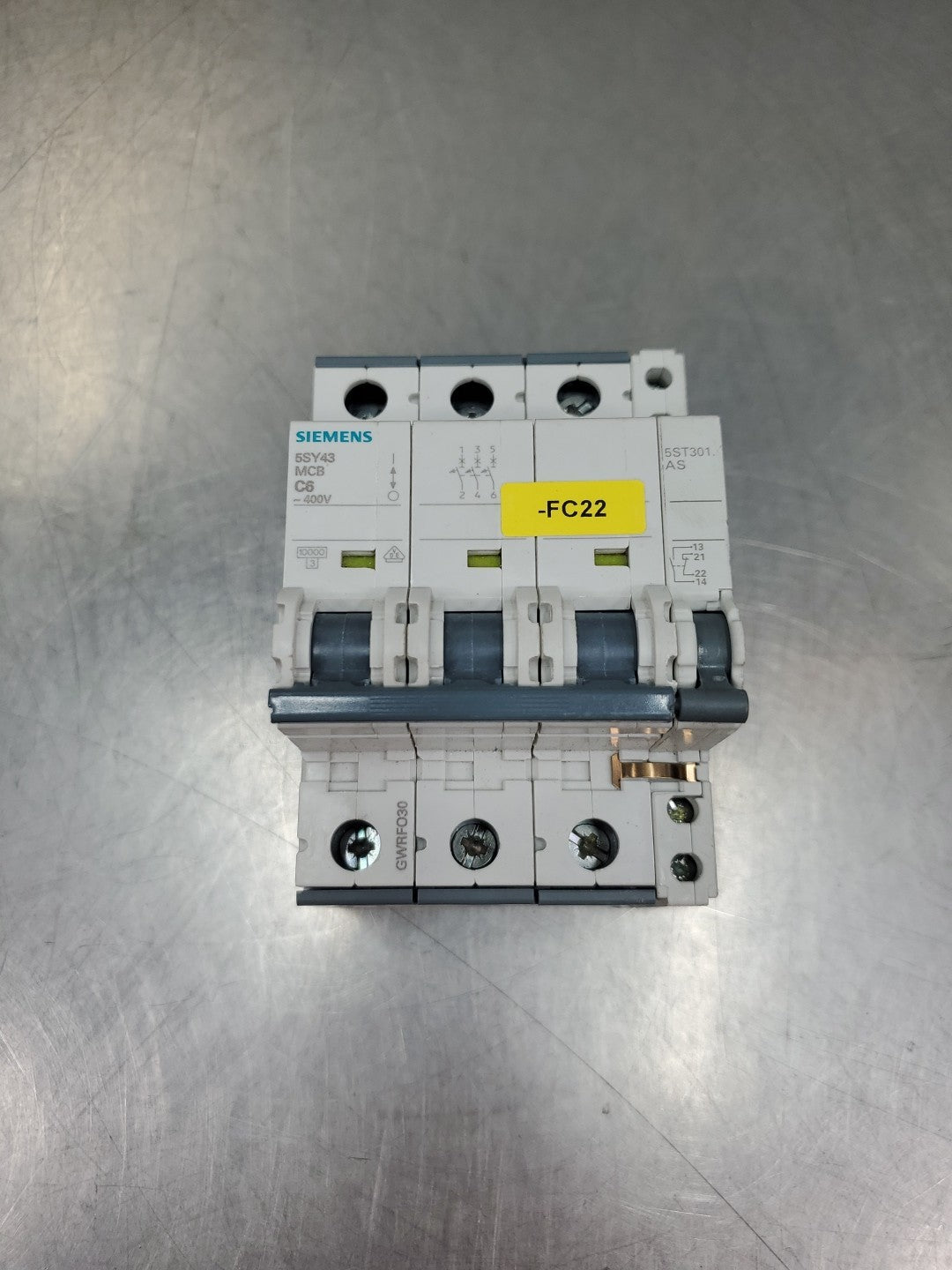 Siemens 5SY43 MCB C6 Circuit Breaker w/5ST301 AS Auxiliary Switch. 4B-51