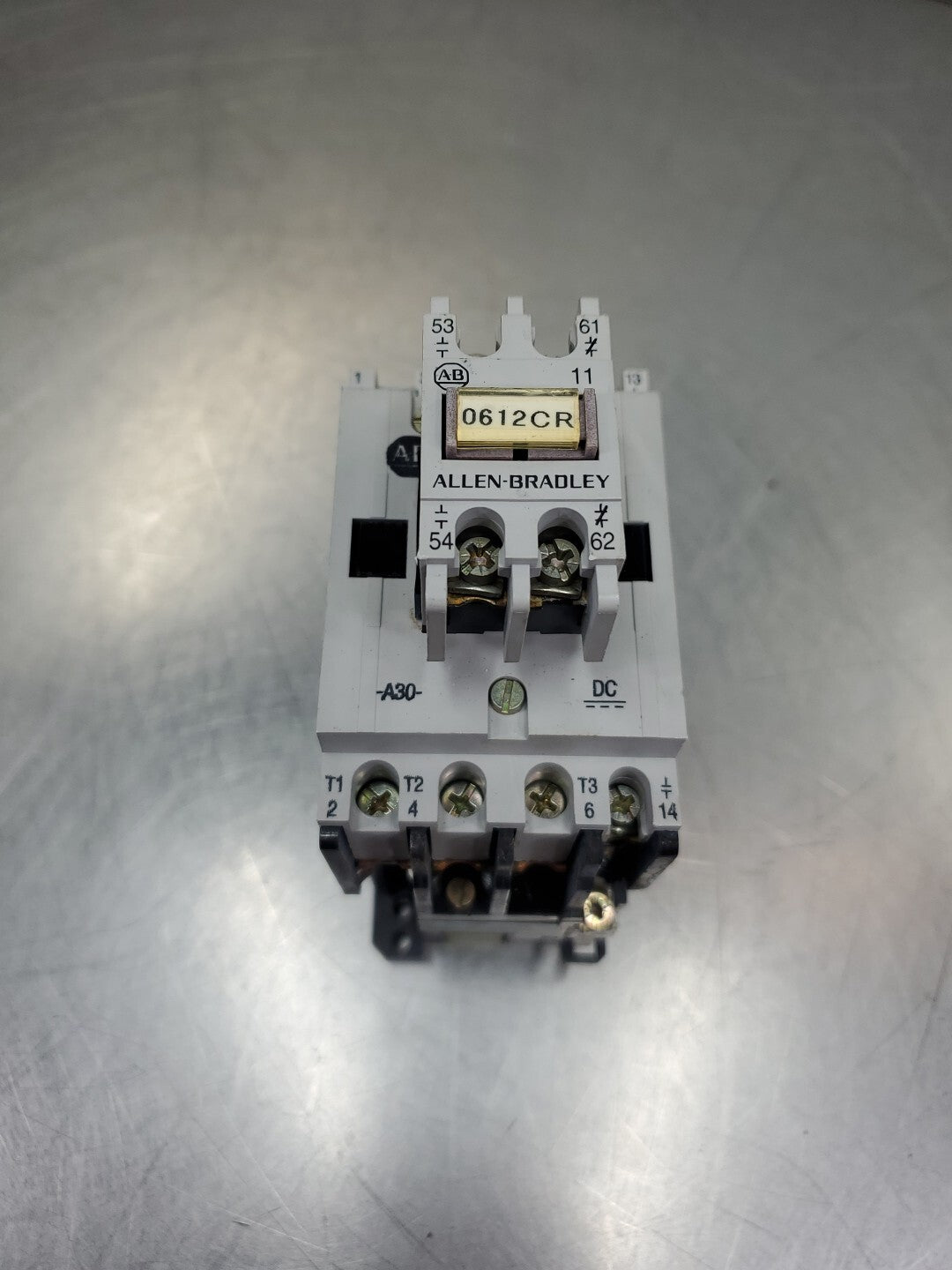 ALLEN BRADLEY 100-A30NZ*3 SERIES B CONTACTOR w/195-FA11 Module. 4-D2