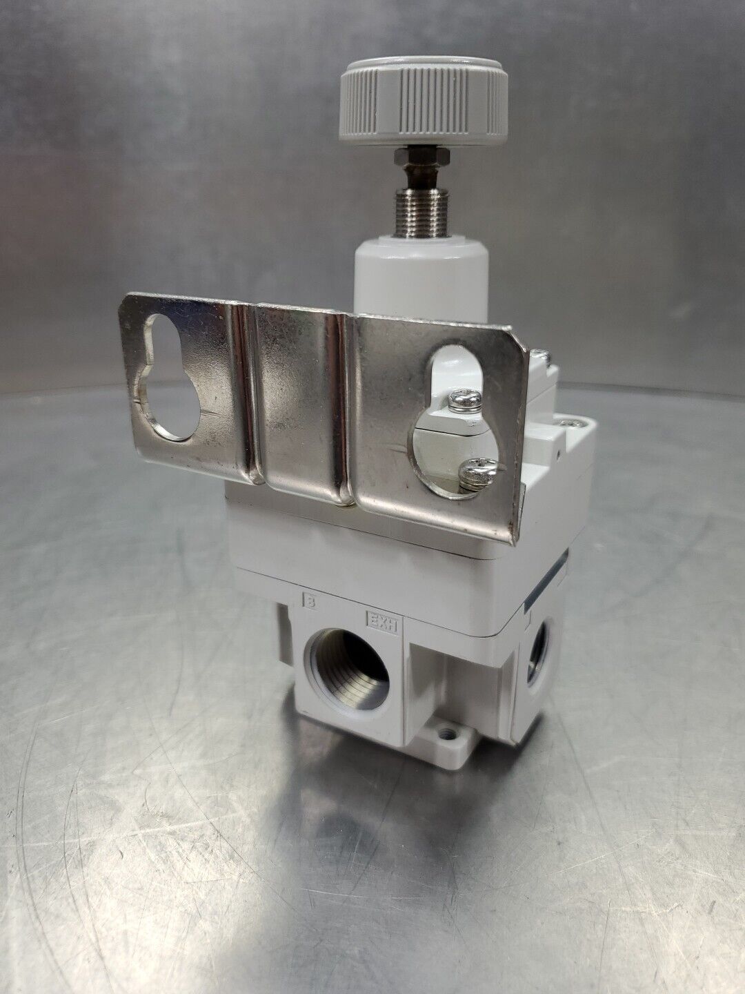SMC IR3020-N03B Precision Regulator Max PSI 150 Air Modular. 6C-12