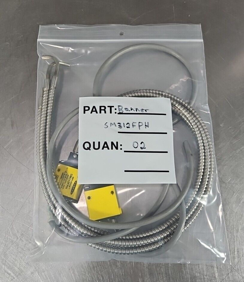BANNER SM312FPH Photoelectric Fiber Optic Sensor "LOT OF 2". Loc5E-25