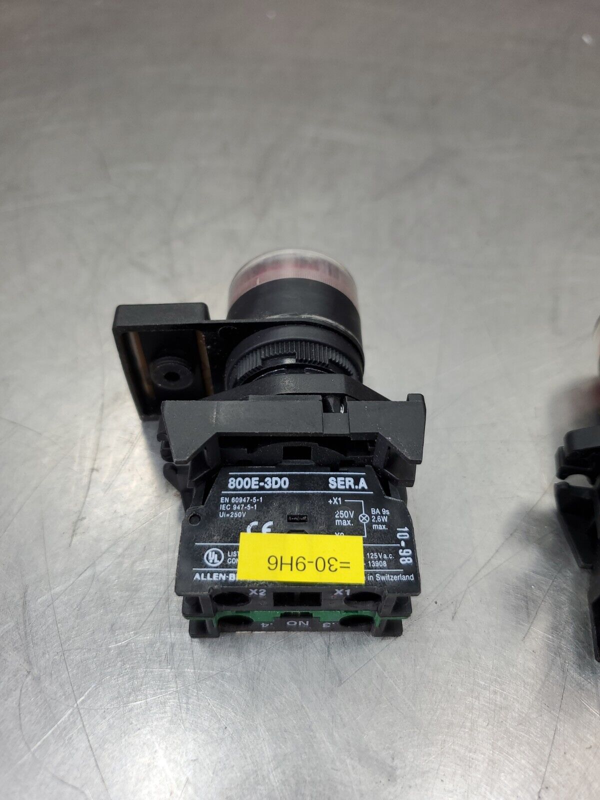 Allen Bradley 800E-3X10 Pushbutton 2-Contact Red STOP Button. 4D-18