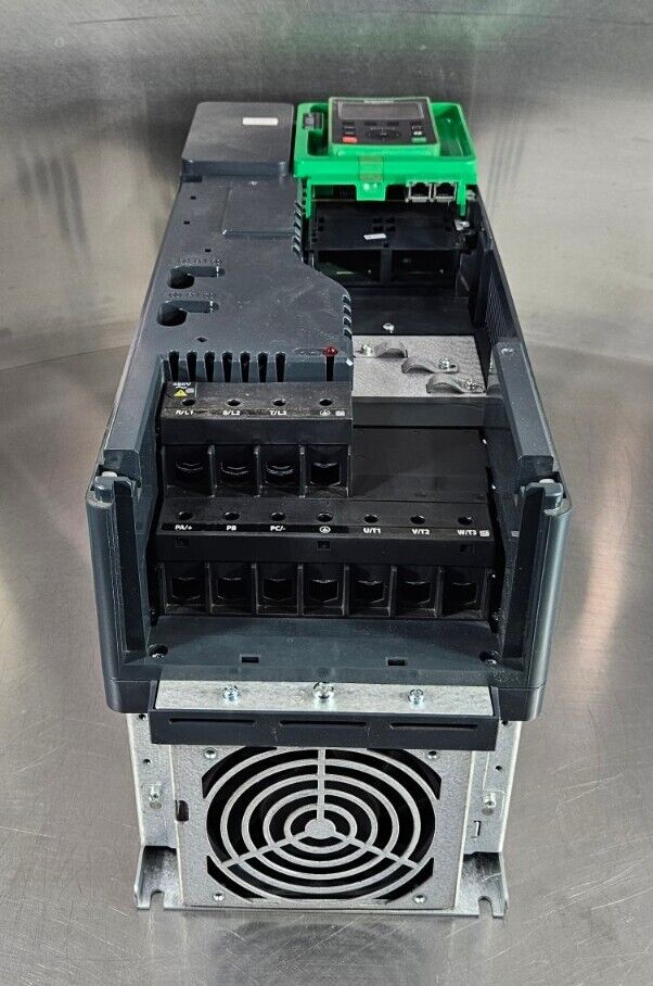 Schneider ATV930D30N4 Inverter ##Missing Signal Board - See Photos## Loc1E