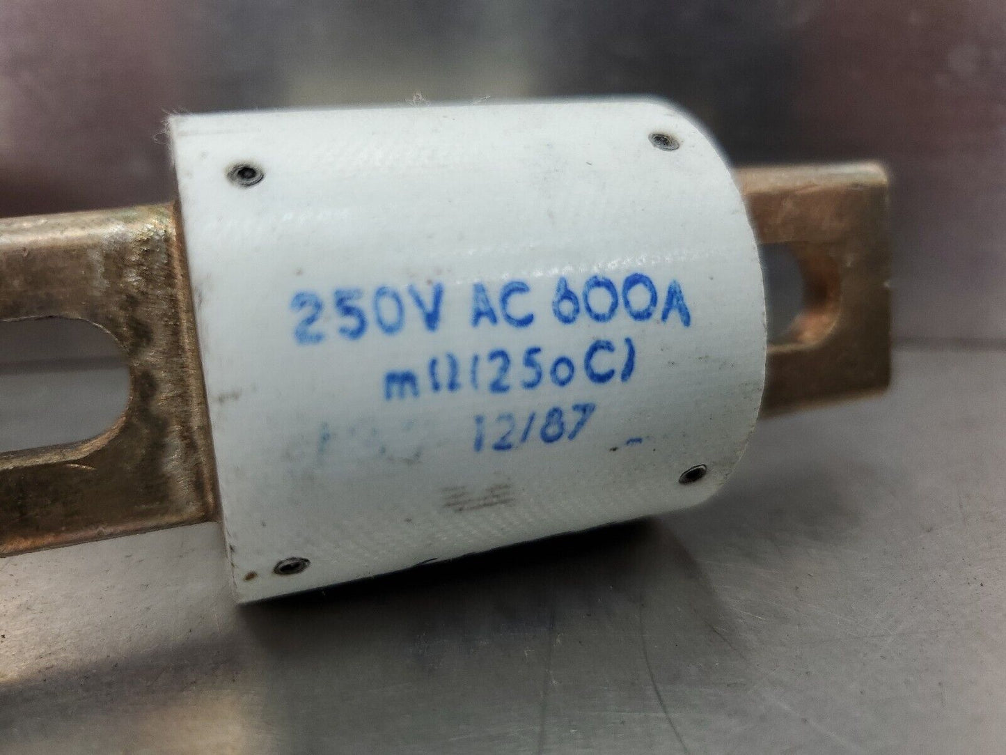CARBONE FERRAZ 600AMP A025R600 250V SEMICONDUCTOR FUSE. 4D