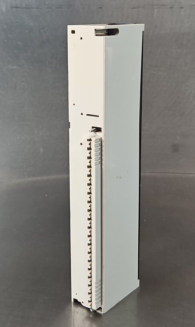 Schneider ROM 271 DRA 840 00 Adapter Module. Loc3A-19