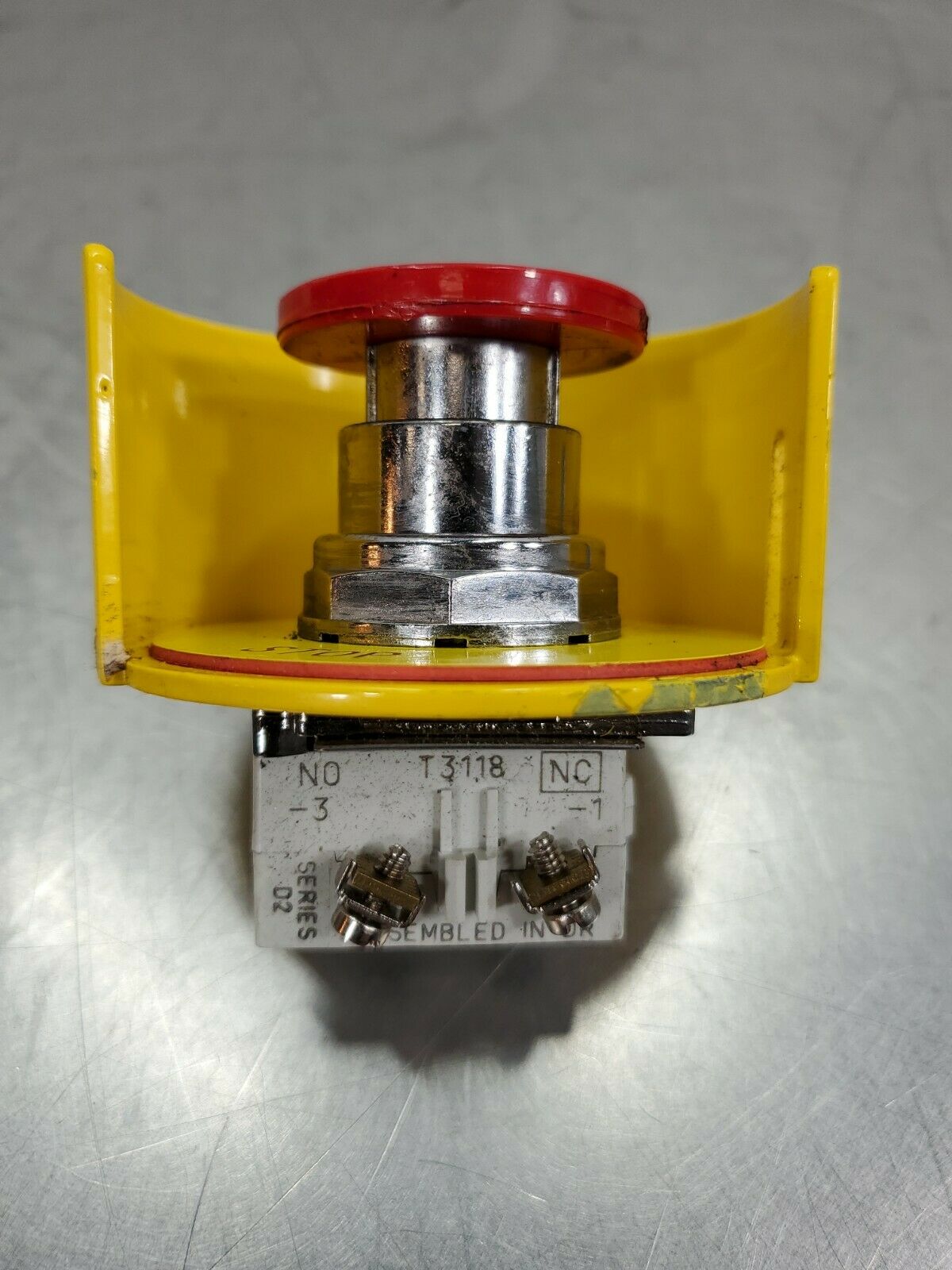 Eaton T3118 Series D2 Emergency E-Stop. 5E