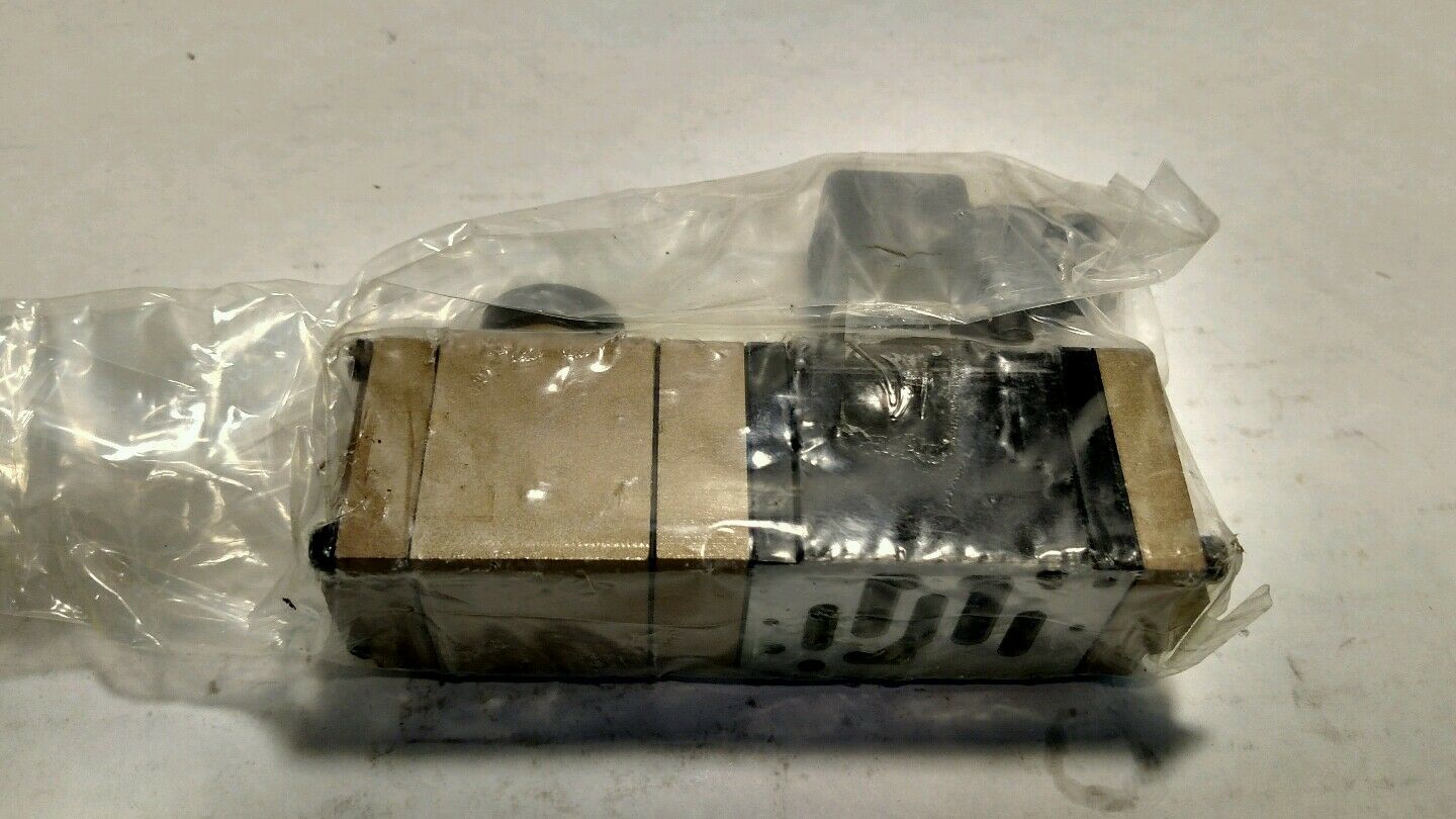 CKD Solenoid Valve 4K319-00-F-AC100V AUC