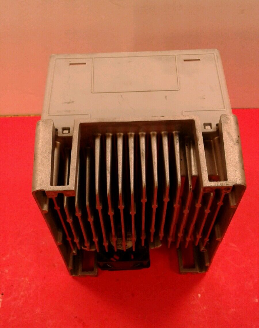 Allen-Bradley - PF70, AC DRIVE, 480 V 3 PH 3-5HP 8P0A 3 AYNNNC0. 1F