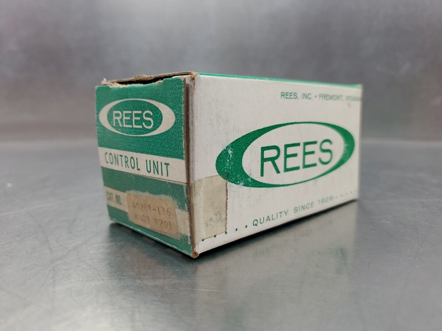 REES 40201-136 (R201) Switch Control Knob. 4E-34