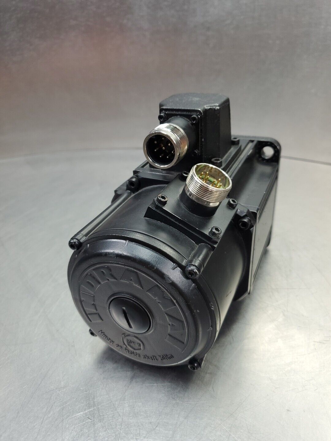 Indramat MDD065A-N-040-N2L-095PB0 Permanent Magnet Motor. 1-E4