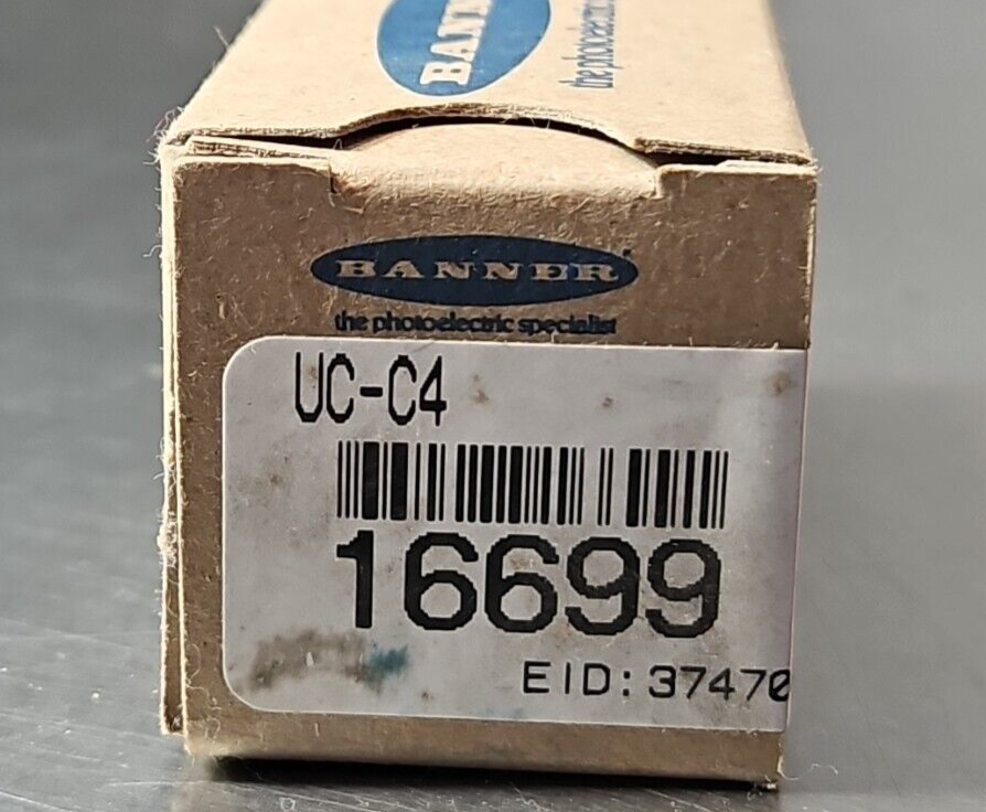 BANNER UC-C4 MULTI-BEAM UPPER COVER FOCAL POINT. Loc5D10