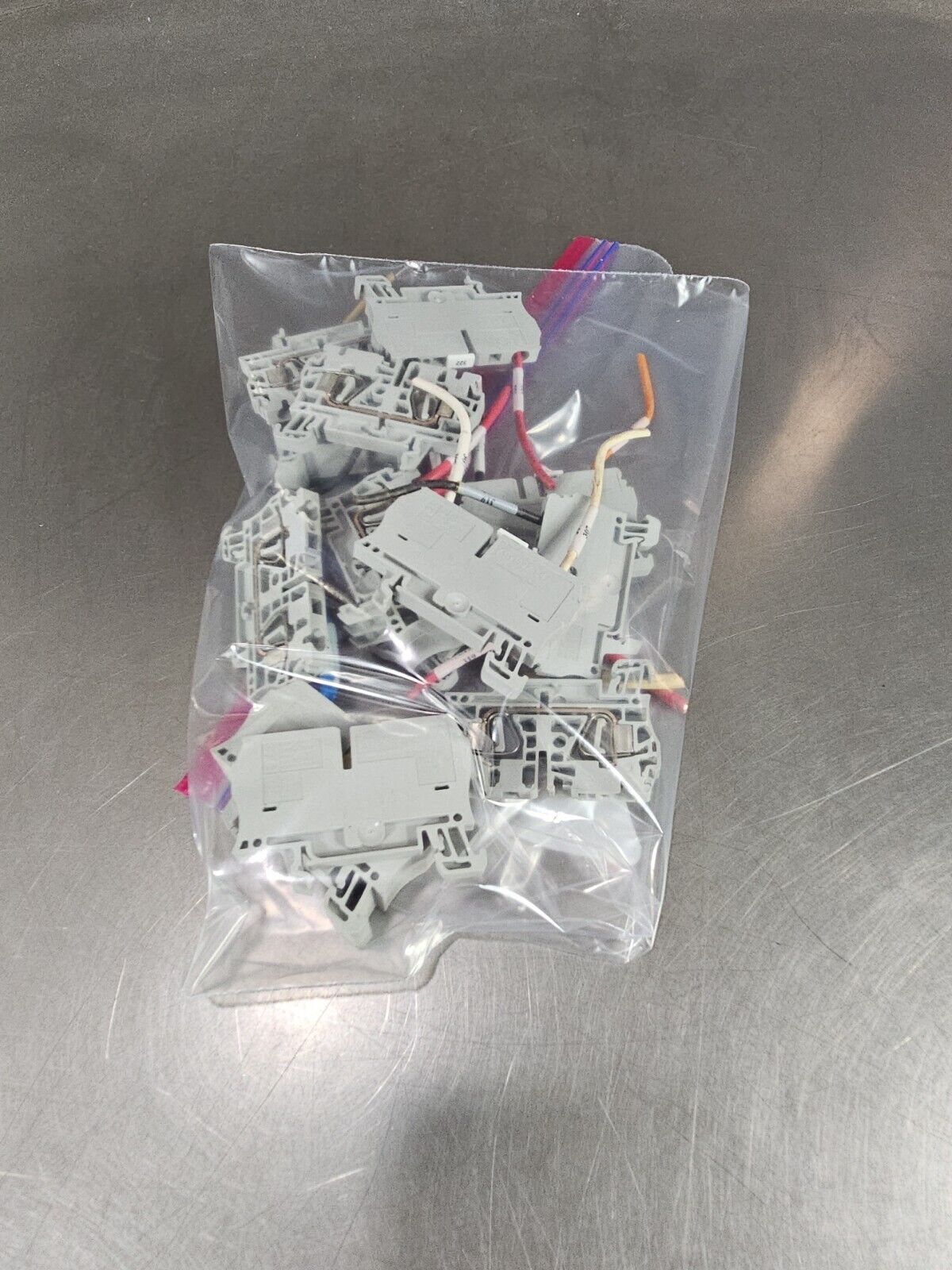 ALLEN-BRADLEY 1492-L3. TERMINAL BLOCK 600V 25A - LOT OF 5. Loc 3E-27