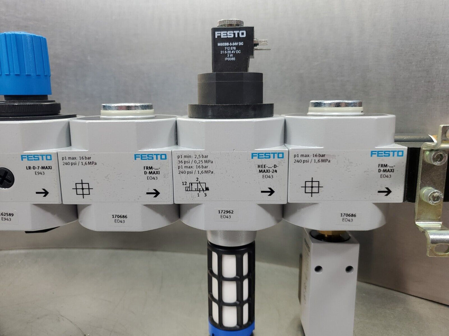 FESTO 170683 + 162589 + 2 x 170686 + 172962 + PEV-1/4-B-OD Hydraulic Manifold 6D