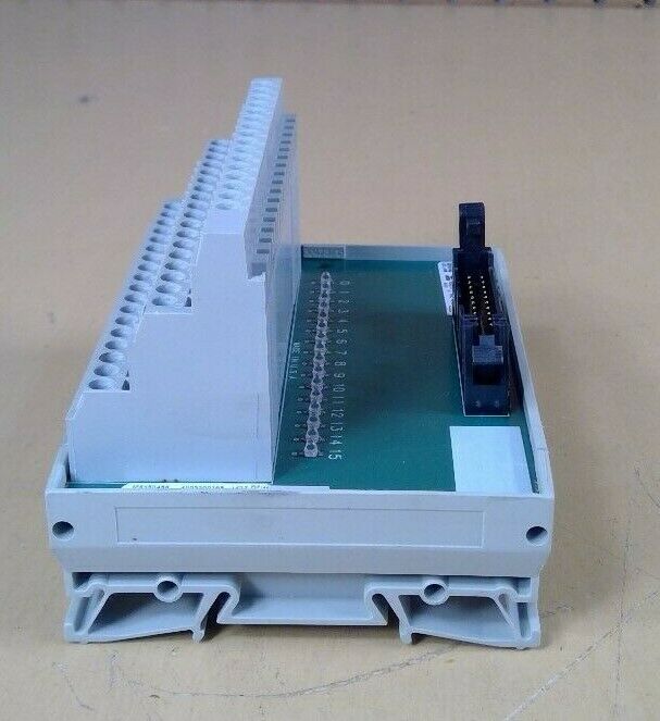 Allen-Bradley 1492-IFM20D24-3 Ser. A Indicator 3D-7