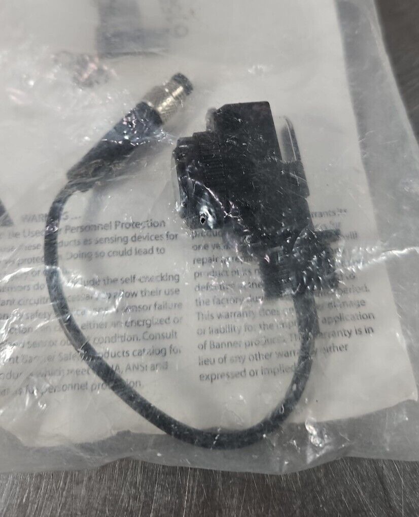 Banner Engineering DS18VP6LPQ Retroreflective Photoeye. Loc5E-19*