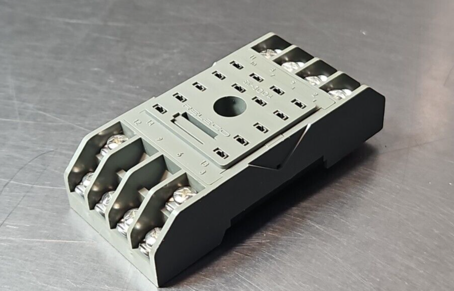 Releco SK-3004 relay socket base. Loc4C28