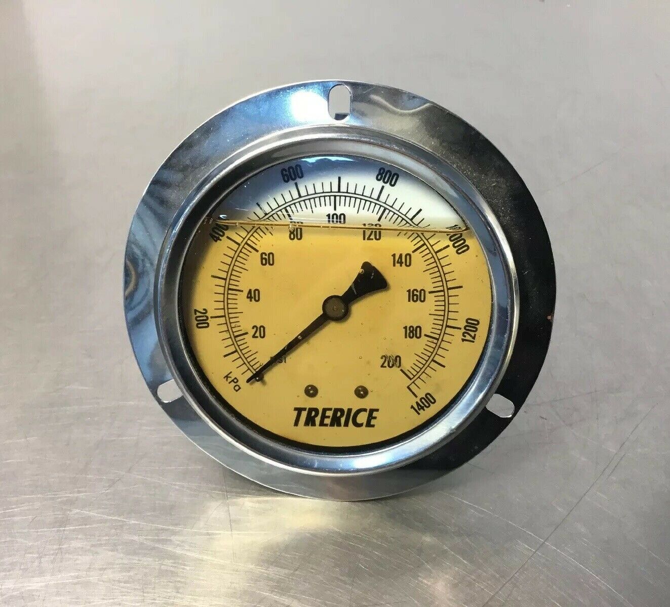 Trerice Pressure Gauge 0200 PSI / 01400 KPA Liquid Filled. 6D