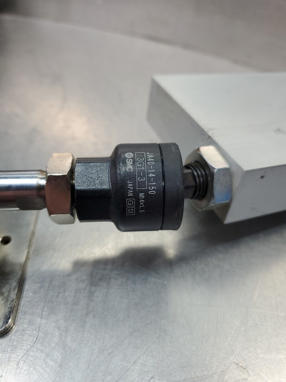 SMC CDM2B40-25A 1.0MPa MAX PRESS Hydraulic Cylinder w/JA40-14-140 Connector. 6E