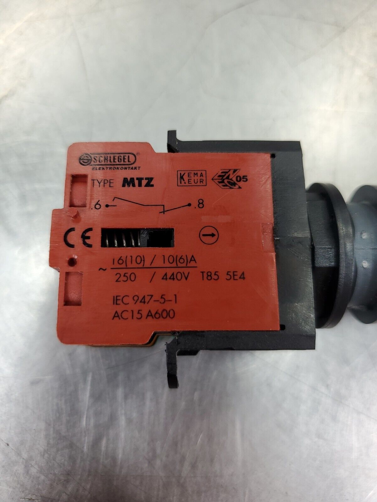 Schlegel TYPE MTIV/MTZ 3-Contact Black Pushbutton. 4D-18