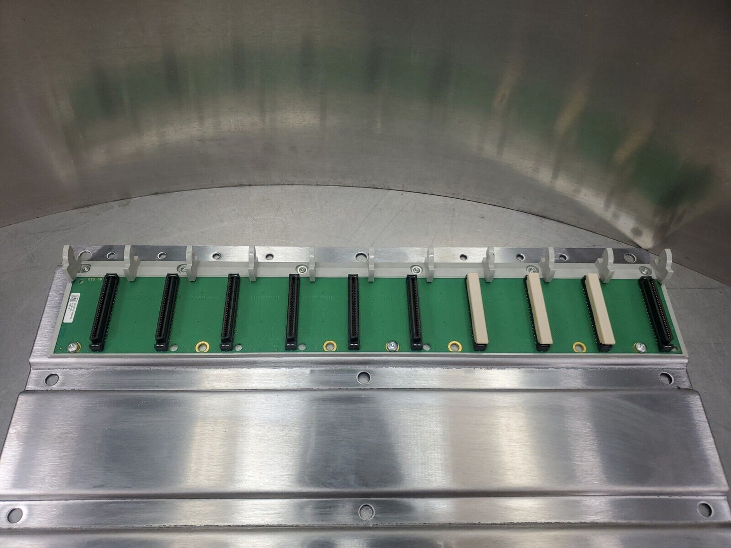 Schneider Electric 140XBP01000 TSX Quantum 10-Slot Backplane. 3D