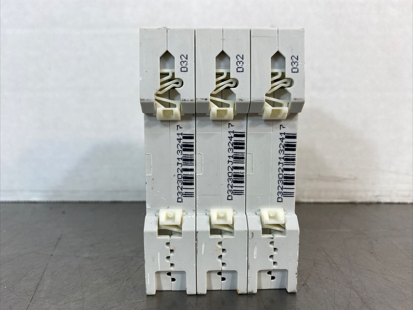 Siemens Circuit Breaker 5SY4332-8-MCB-D32, 32 Amp 3 Pole Breaker. 4D