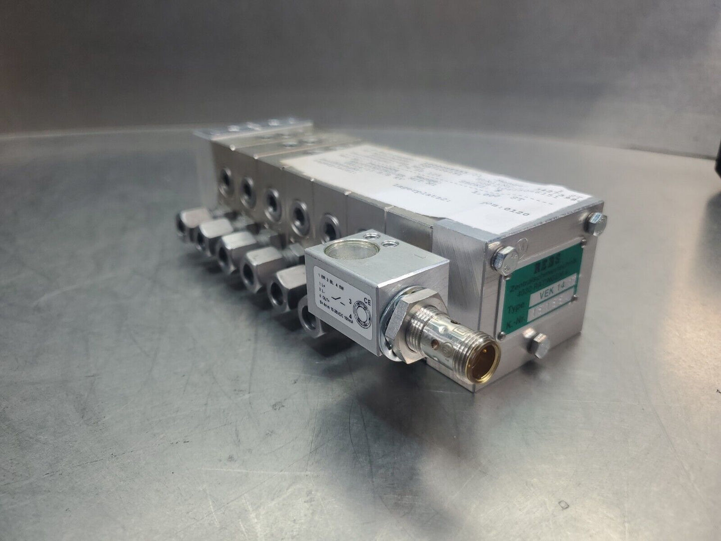 REBS VEK 14/13 Hydraulic Manifold. 6D