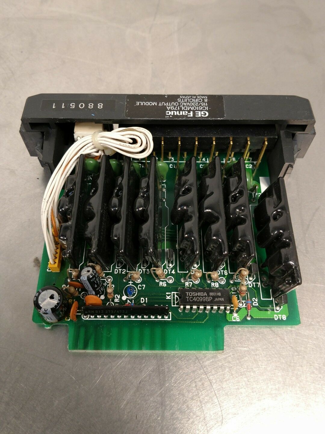 GE FANUC IC610MDL179A 115/230VAC Output Module 8-Circuits 3F