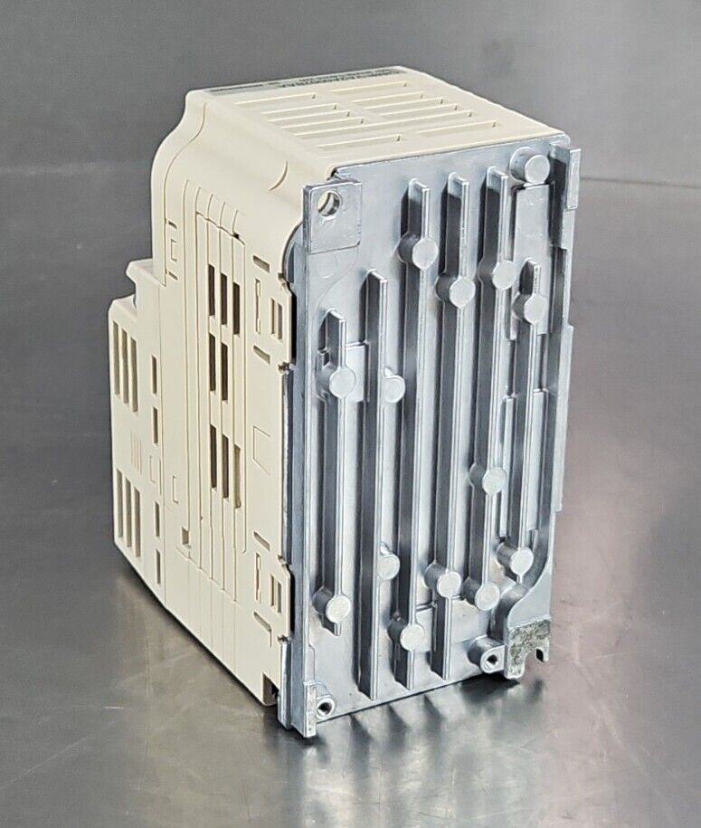 Yaskawa CIMR-VA2A0002BAA Inverter 200V 3PH 0.4 KW/0.2KW. PRG:1018. 1B-14