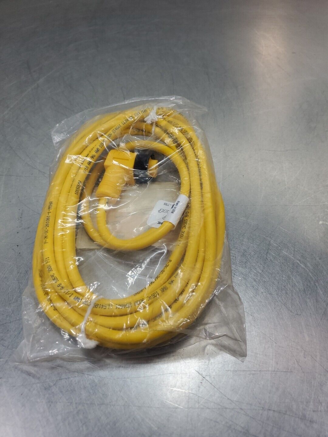 TURCK WK40-4M (U2324) 300V 9A PLC Cable. 5D-17