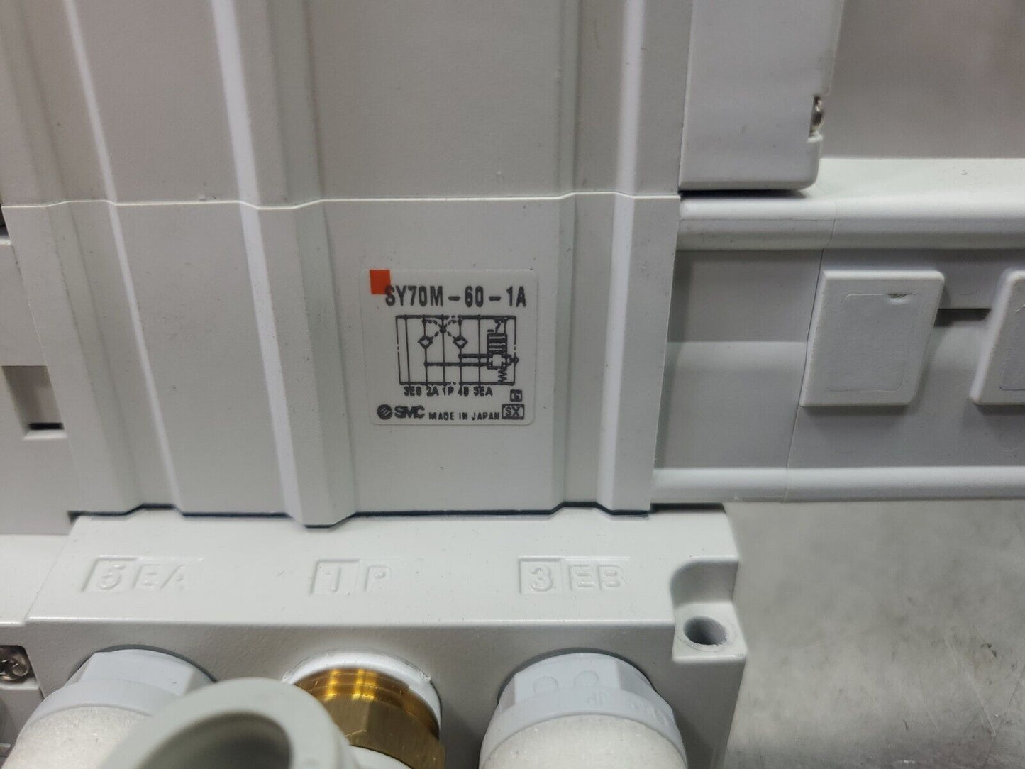 SMC SY50M-60-1A Spacer Mod. w/SY7200R-5U1 SOLENOID VALVE. 6D-19