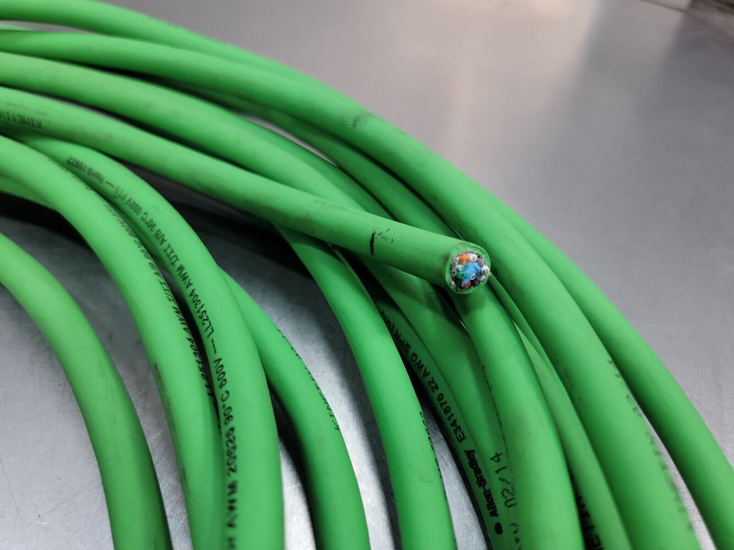 Allen-Bradley Motor Cable SER A 2090-CFBM7DF-CEAA30 LENGTH 14 METER