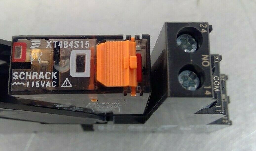 Schrack RT78726 Relay Socket w/ XT484S15 Relay 4D