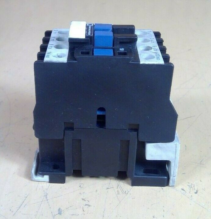 Telemecanique LP1 D09 10 Contactor LP1D0910 w/ LA4 DA 1U 4H