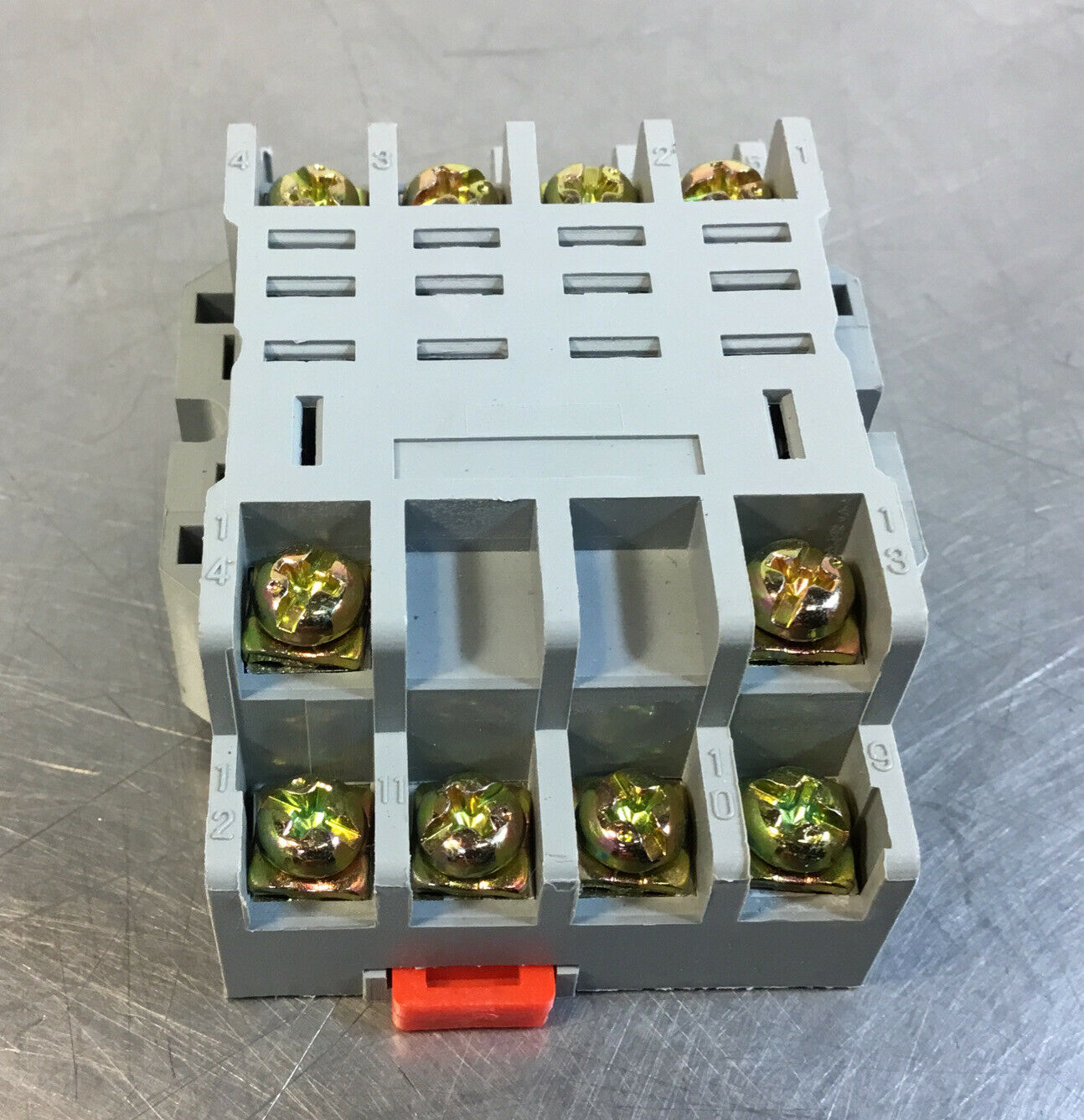 SQUARE D 8501NR34 /B 10 AMP 300 V Relay Base Socket Din Rail 20A Max. 4C
