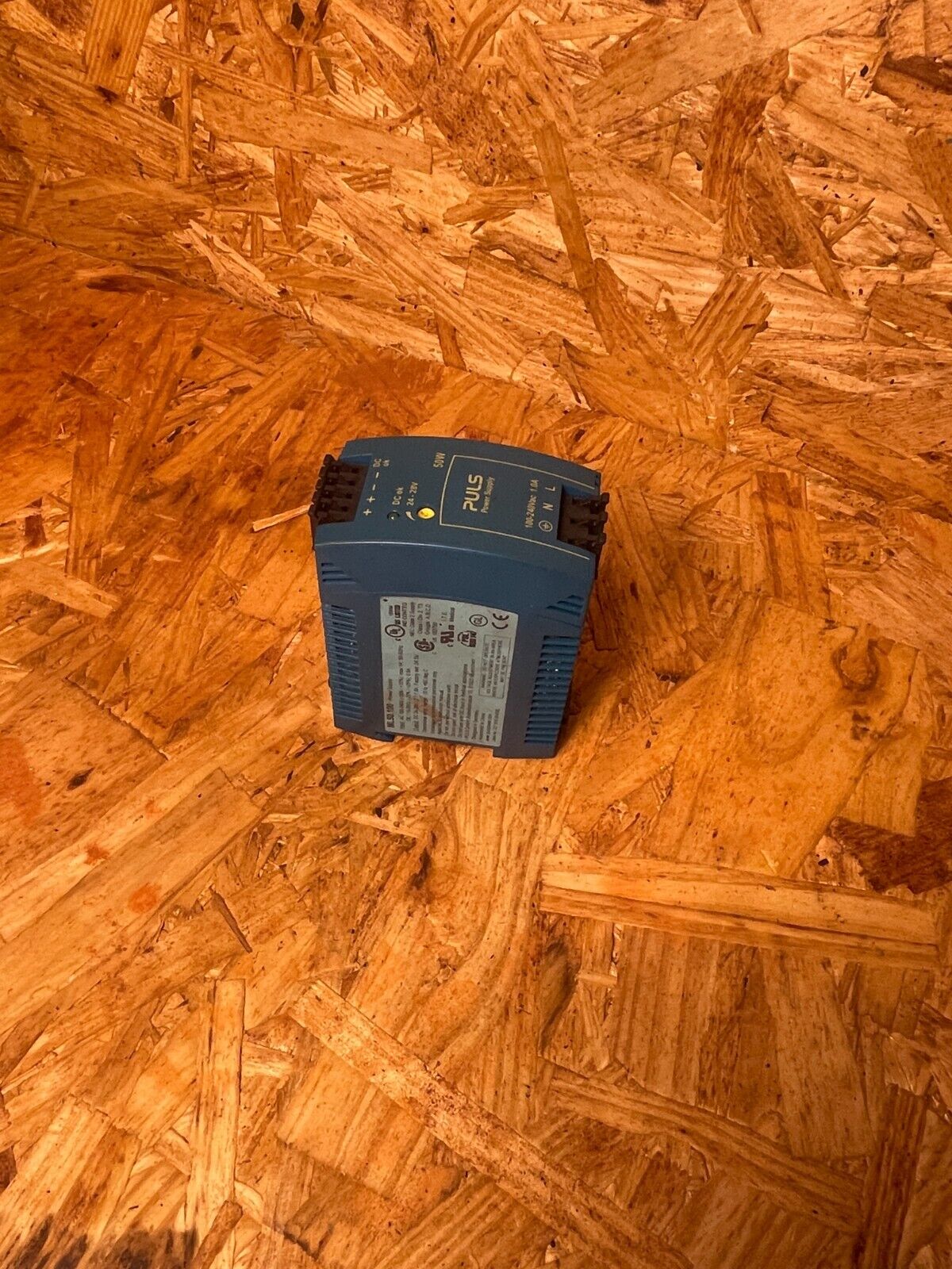 PULS ML50.100 24-28 VDC Output 50 W Single Phase DIN Rail Power Supply @1E