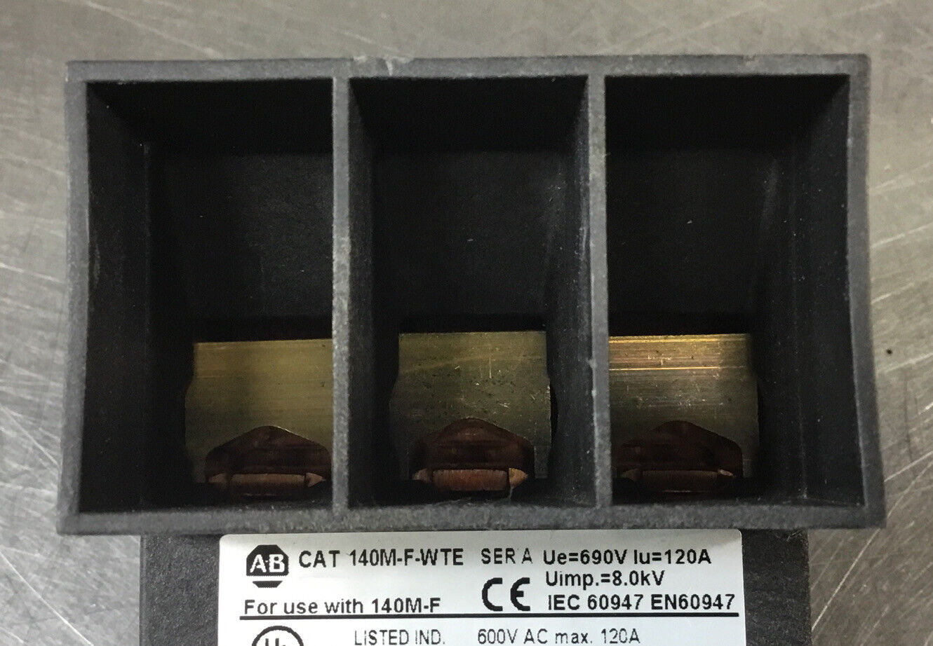 ALLEN BRADLEY 140M-F-WTE /A Bus Bar 600VAC max. 120A 4C