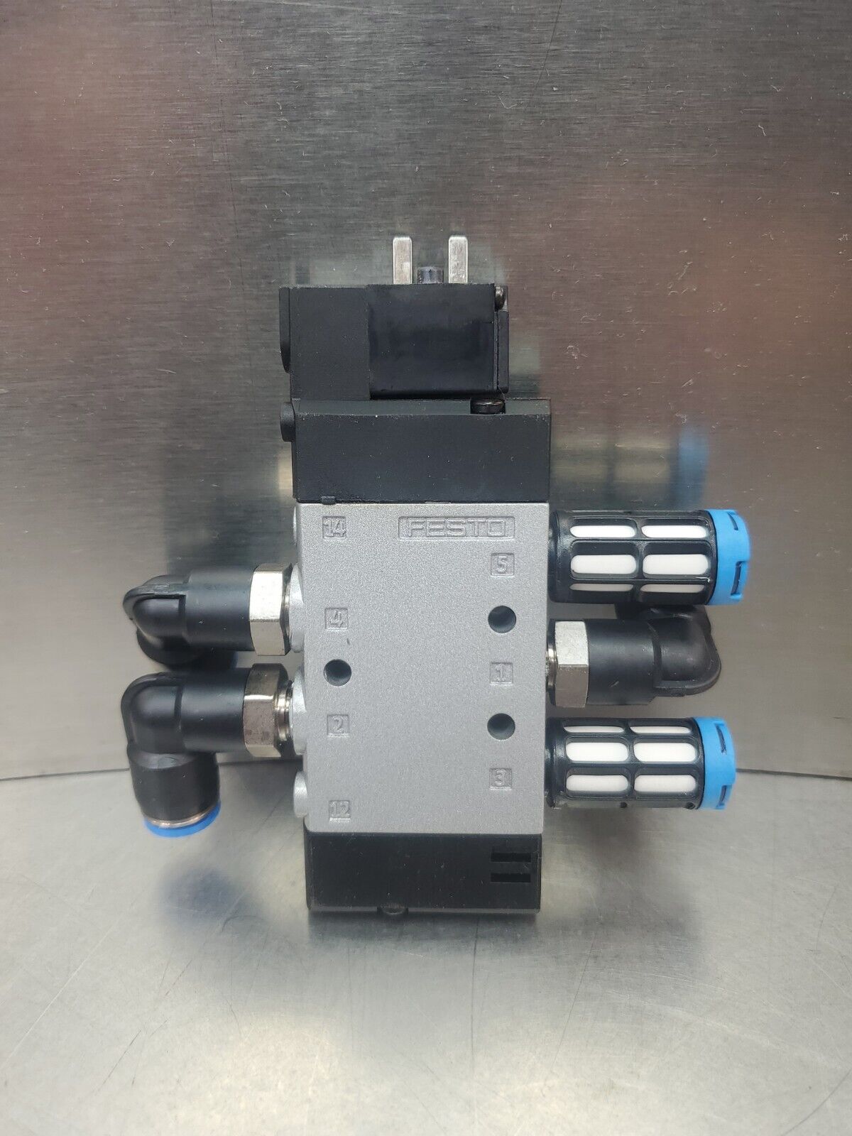 Festo CPE14-M1BH-5L-1/8 196941 Solenoid Valve. 6-E
