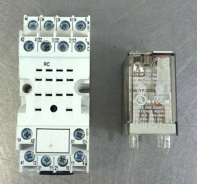 Allen-Bradley 700-HC22A2-4L Ser A Relay w/ 700-HN103 Ser C Relay Socket 4D
