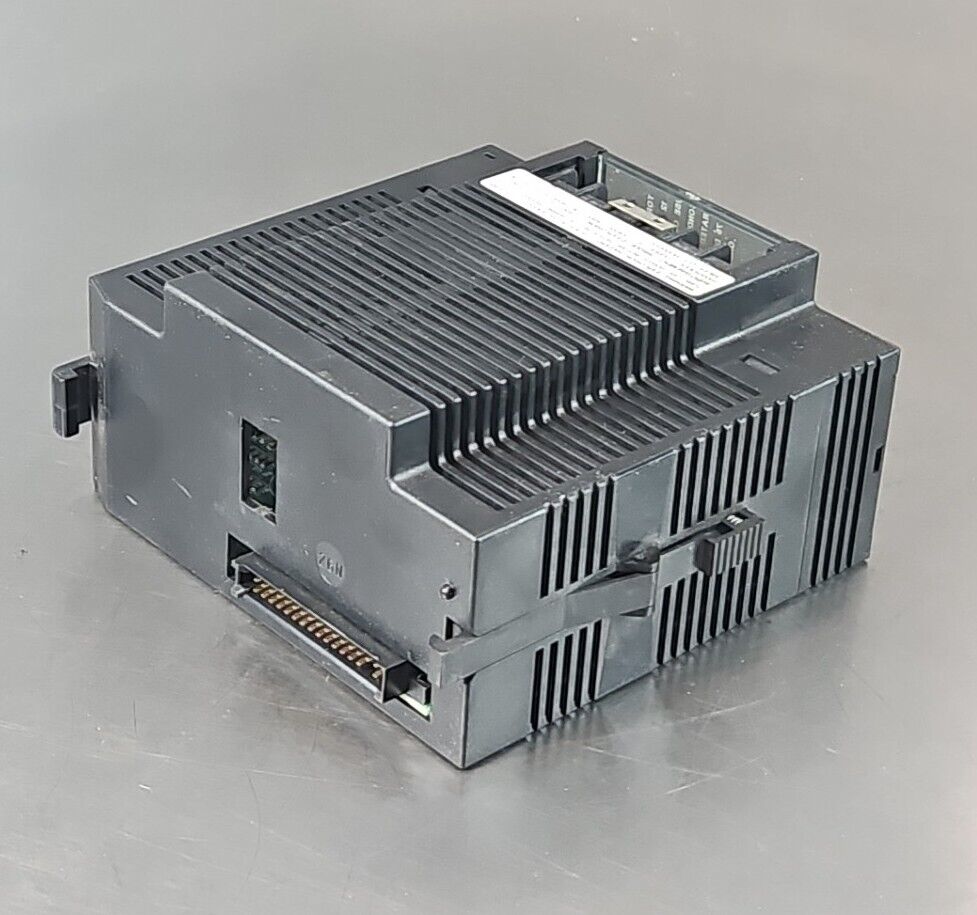 GE Fanuc IC693PWR321W Series 90-30 Power Supply 120/240VAC 125VDC. Loc3D-21