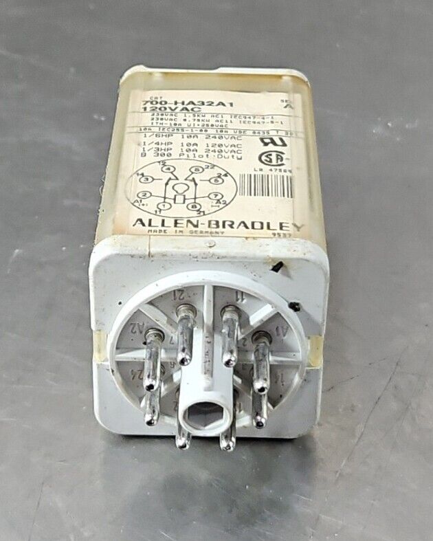 Allen Bradley Relay 120VAC - 700-HA32A1 Ser A. 4E-18