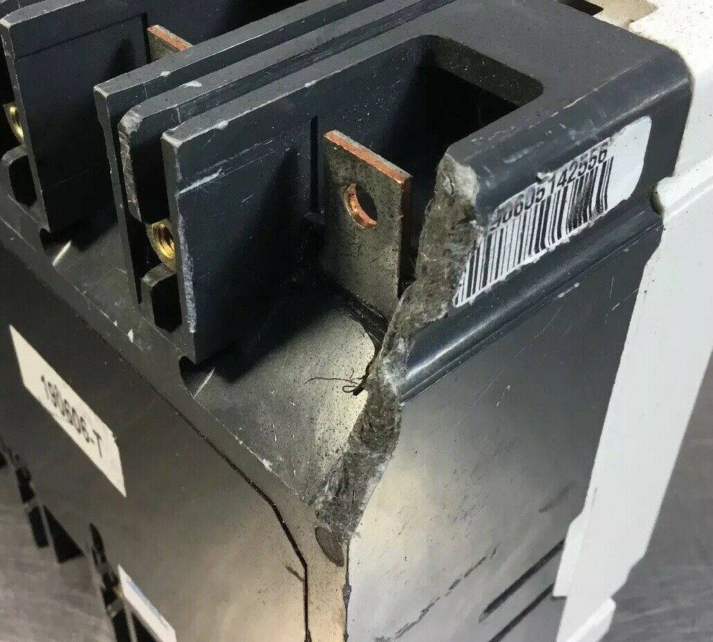 Eaton Cutler-Hammer HFD4020L 20A Circuit Breaker HFD 65K 600V 4 Poles 4D