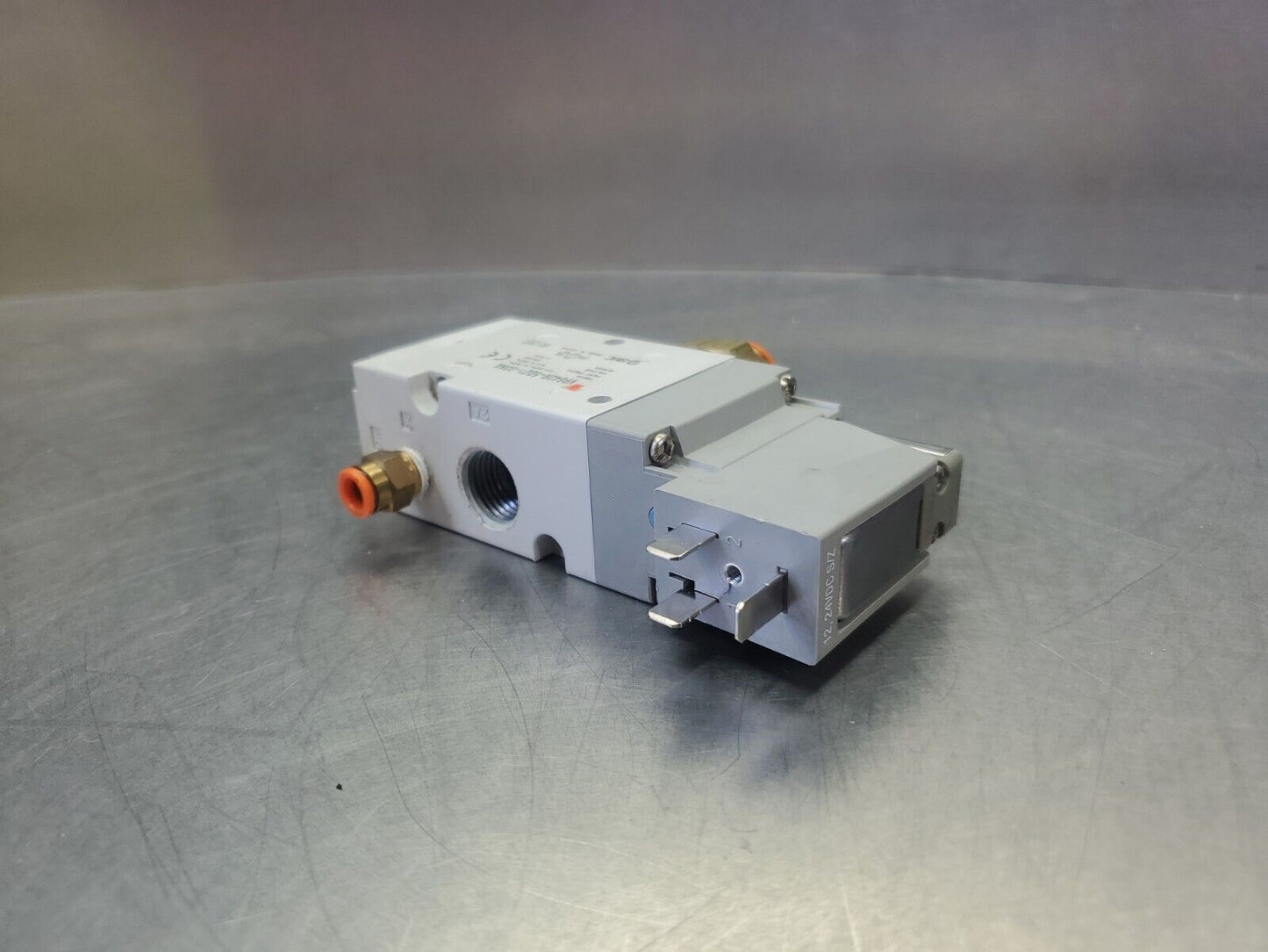 SMC VP542R-5DZ1-03NA 24VDC 1.75W Solenoid Valve. 6D-14
