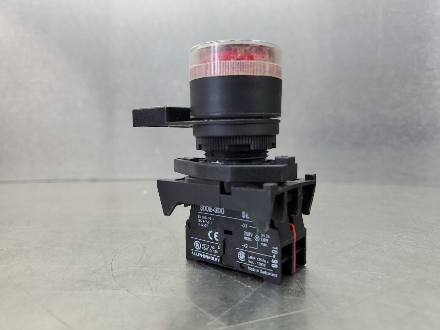 Allen Bradley 800E-3X01 Pushbutton 2-Contact Lighted Stop Button. 4D-18