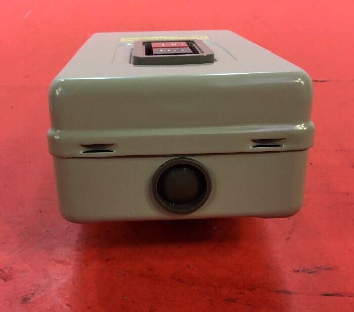 KASUGA BSF-230-B-3 Power Push button Switch With Fuse Base. 4A