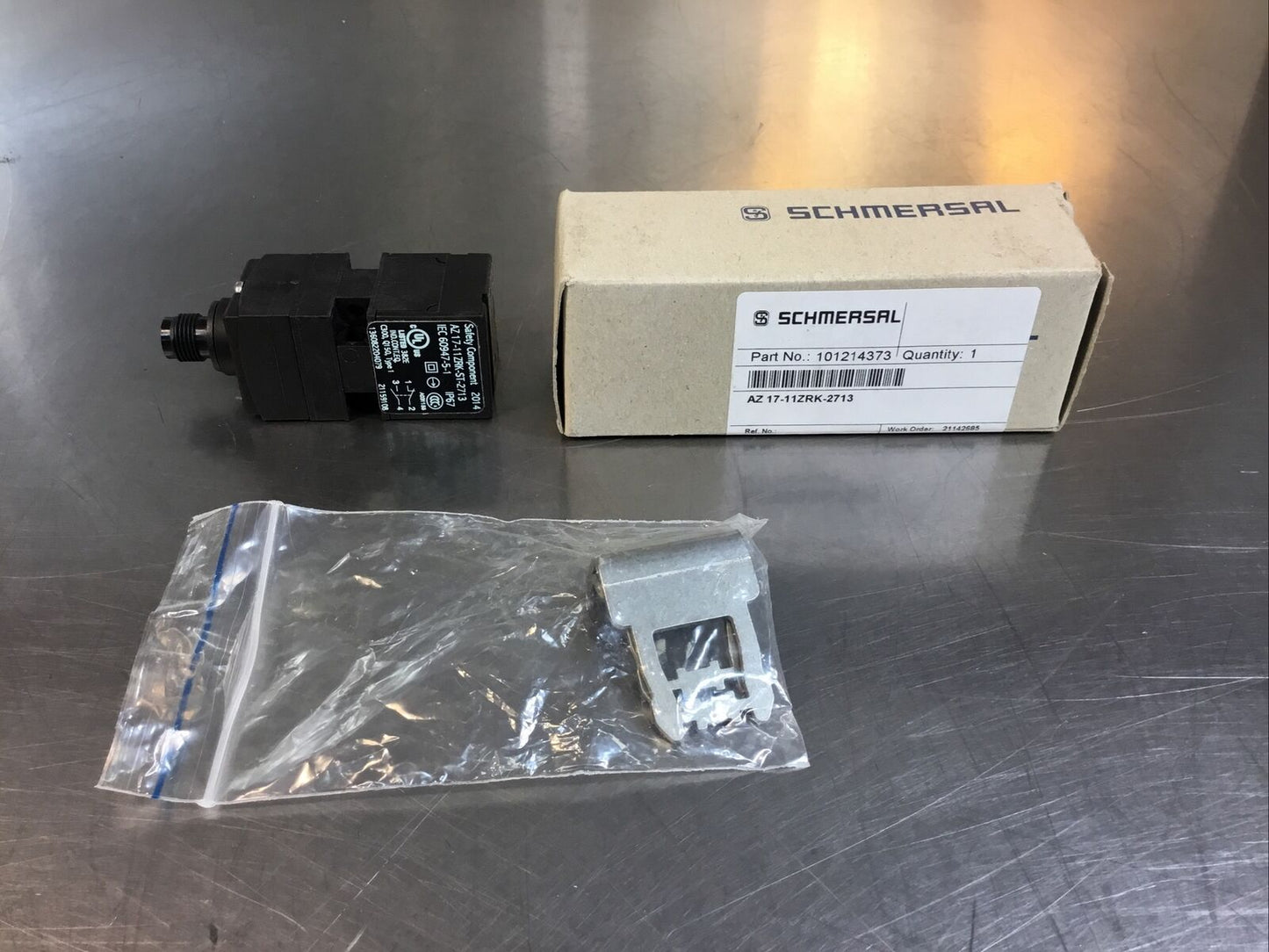 SCHMERSAL Safety switch AZ 17-11ZRK-ST-2713 5E