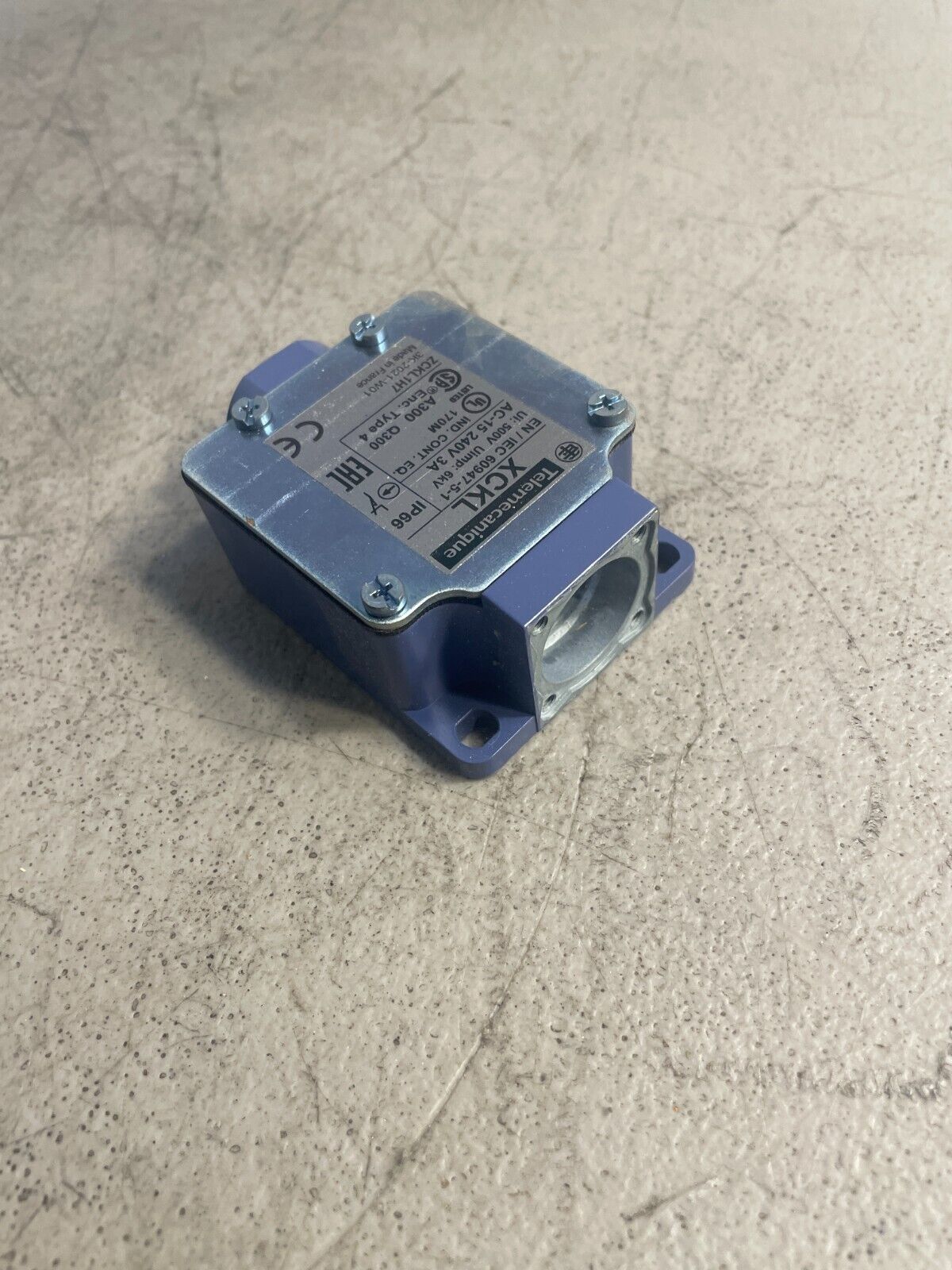 TELEMECANIQUE ZCKL1H7 64K 2-Pole Limit Switch for ZCKD Series Actuator Head @1D