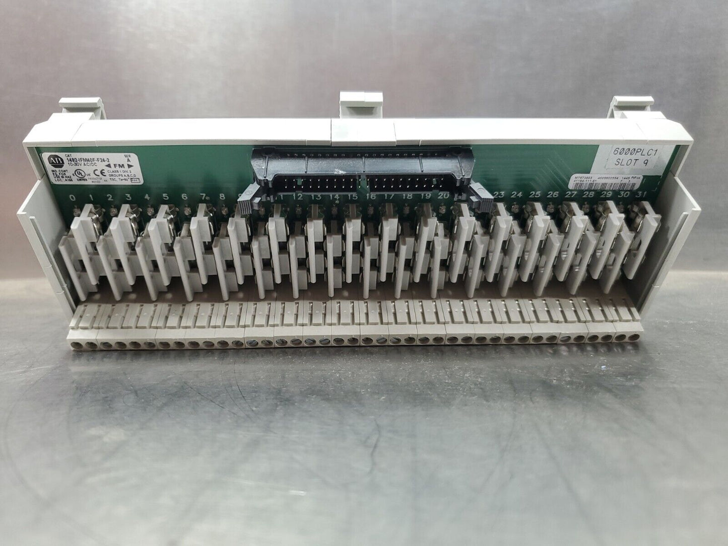 Allen Bradley 1492-IFM40F-F24-2 Ser. A 10-30V AC/DC Interface Module. 3D-7